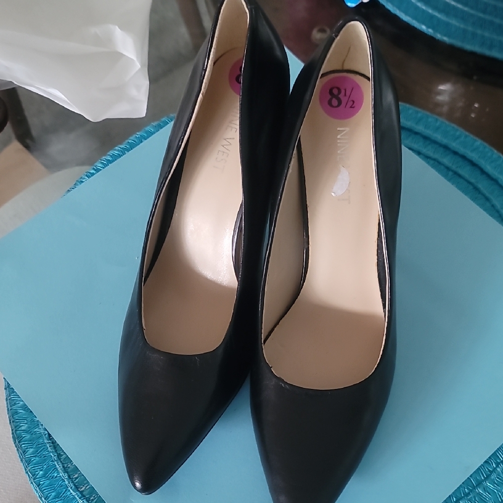 Nine West Women's Shoes Black Leather Sz 8.5 Heels Sleek Professional Career - Picture 2 of 12